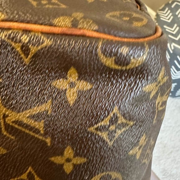 Louis Vuitton Large Monogram Speedy 40 Boston Bag. Discontinued Style! - Picture 14 of 15